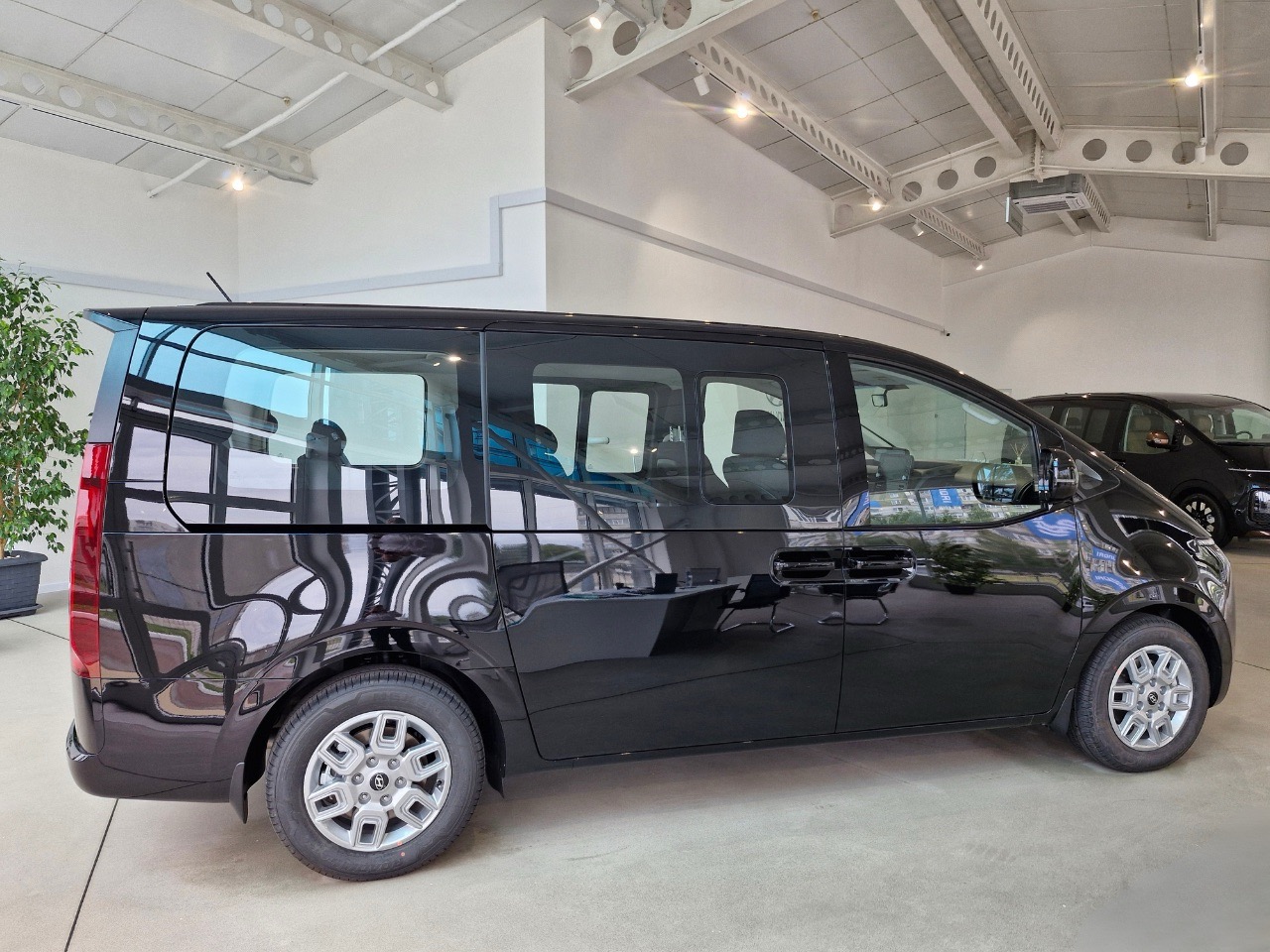 ➤Автосалон Hyundai на Городоцькій, 306 | Арія Моторс | Автосалон Хюндай Львів: модельний ряд, ціни, купити |Нові автомобілі Hyundai у Львові - фото 7